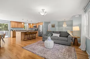 35 Freeport Dr, Burlington, MA 01803 - Photo 10