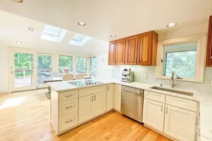 37 Emerson Rd, Winchester, MA 01890 - Photo 4