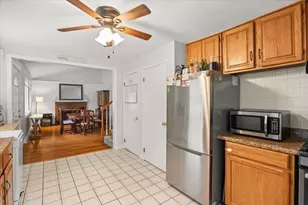 9 Green St, Foxboro, MA 02035 - Photo 8
