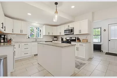 97 Middle Rd, Acushnet, MA 02743 - Photo 4