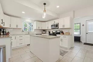97 Middle Rd, Acushnet, MA 02743 - Photo 4