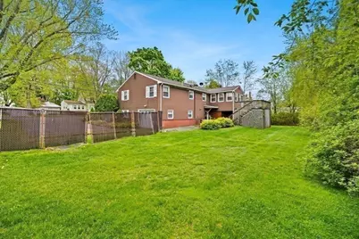 273 W Chestnut St, Brockton, MA 02301 - Photo 24