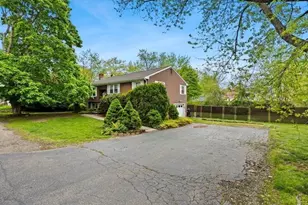 273 W Chestnut St, Brockton, MA 02301 - Photo 2