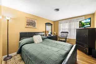 273 W Chestnut St, Brockton, MA 02301 - Photo 16