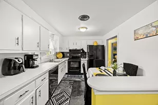 273 W Chestnut St, Brockton, MA 02301 - Photo 6