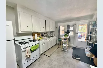 27 Loring St, Springfield, MA 01105 - Photo 20