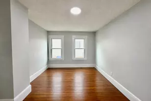 27 Loring St, Springfield, MA 01105 - Photo 6