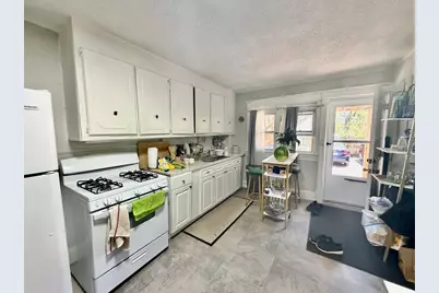 27 Loring St, Springfield, MA 01105 - Photo 20