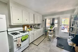 27 Loring St, Springfield, MA 01105 - Photo 20