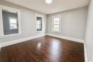 27 Loring St, Springfield, MA 01105 - Photo 4