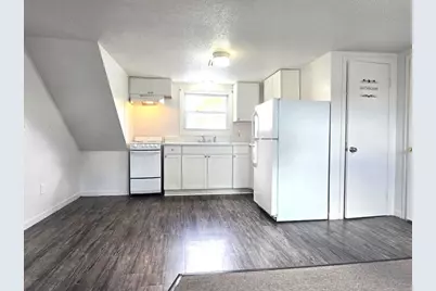 25 Myrtle St #3R, Taunton, MA 02780 - Photo 2