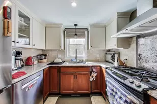 22 Irving St, Reading, MA 01867 - Photo 8