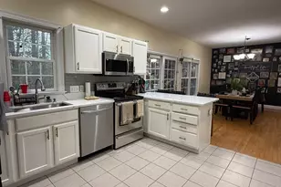 21 Knowlton Cir, Upton, MA 01568 - Photo 8