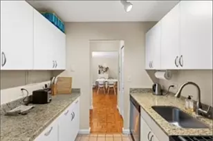 33 Pond Ave, Brookline, MA 02445 - Photo 12