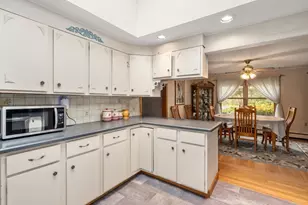 139 Grove St, Mansfield, MA 02048 - Photo 8