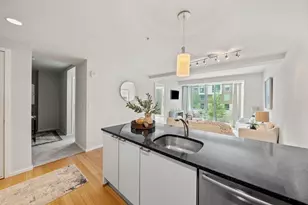 2 Earhart St, Cambridge, MA 02141 - Photo 4