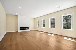 33 Seabiscuit Dr, Plymouth, MA 02360 - Photo 2