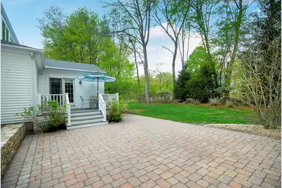 2 Blackthorne Cir, Hopkinton, MA 01748 - Photo 38