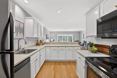 974 Main St #23, Wakefield, MA 01880 - Photo 2