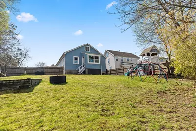 28 Riverside Sq, Boston, MA 02136 - Photo 24