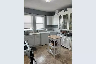 32 Gourley Rd #1, Medford, MA 02155 - Photo 6