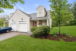 82 Fox Run Rd, Blackstone, MA 01504 - Photo 2
