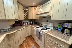 39 Highland Ave, Arlington, MA 02476 - Photo 2