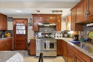 377 Union St, Leominster, MA 01453 - Photo 4