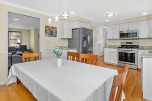 28 Blossom St, Waltham, MA 02451 - Photo 10