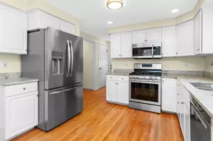 28 Blossom St, Waltham, MA 02451 - Photo 4