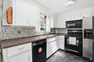 94 Edgewater Dr, Wareham, MA 02571 - Photo 18