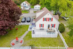 10 Gloucester St, Methuen, MA 01844 - Photo 16