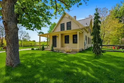 25 Warfield St, Hopedale, MA 01747 - Photo 2