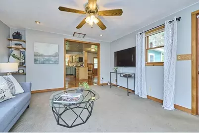 35 Broad St, Billerica, MA 01821 - Photo 8