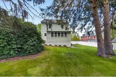 7 East Greenwood St, Amesbury, MA 01913 - Photo 4