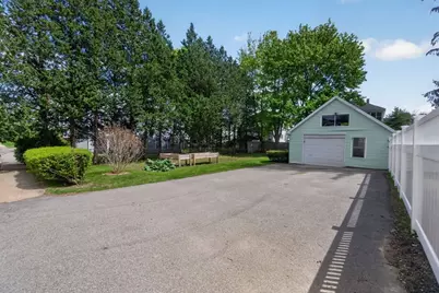 7 East Greenwood St, Amesbury, MA 01913 - Photo 10