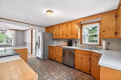 7 East Greenwood St, Amesbury, MA 01913 - Photo 16