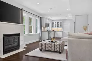 319 Forest Hills St, Boston, MA 02130 - Photo 8