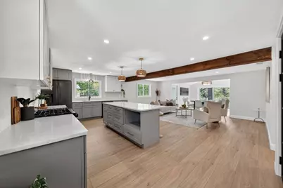 8 Topeka Rd, Chelmsford, MA 01824 - Photo 10
