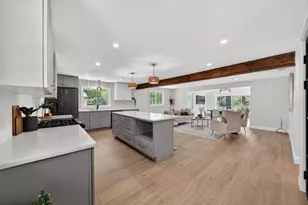 8 Topeka Rd, Chelmsford, MA 01824 - Photo 10