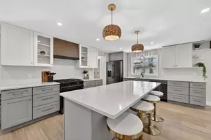 8 Topeka Rd, Chelmsford, MA 01824 - Photo 2