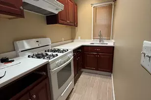 105 Collette St, New Bedford, MA 02746 - Photo 2