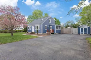 4 Lynn Ave, Plainville, MA 02762 - Photo 2
