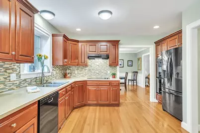 46 Holmes St, Needham, MA 02492 - Photo 8