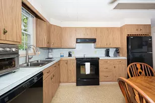 70 Trinity Ave, Worcester, MA 01605 - Photo 14