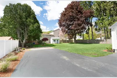 70 Trinity Ave, Worcester, MA 01605 - Photo 24