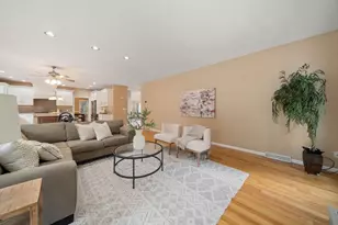 5 Dublin Cir, Burlington, MA 01803 - Photo 8