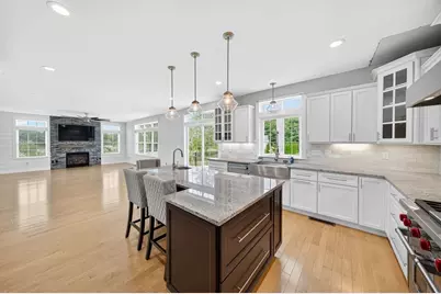 586 Hart St, Dighton, MA 02715 - Photo 8