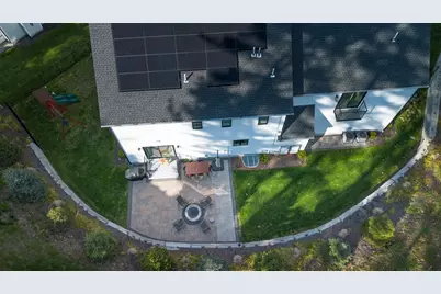 4 Lincoln Ct, Medfield, MA 02052 - Photo 2