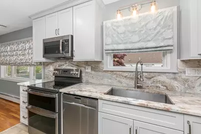 15 Erhardt Terrace, Methuen, MA 01844 - Photo 4